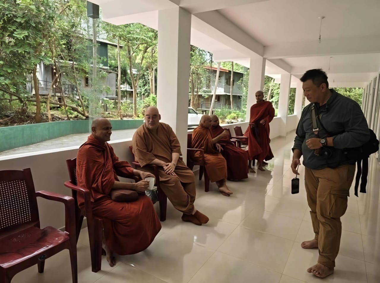Master Hui Xuan Helping Patient